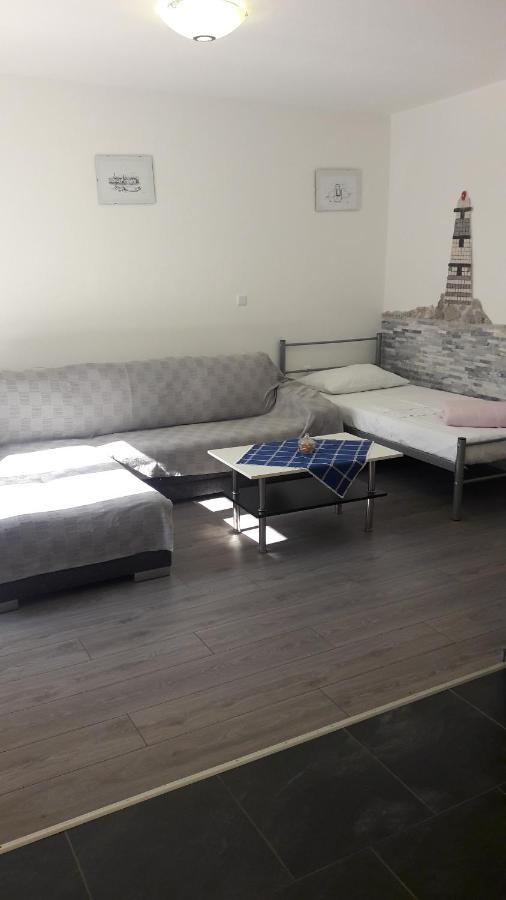 Apartmani Maric Selce Esterno foto