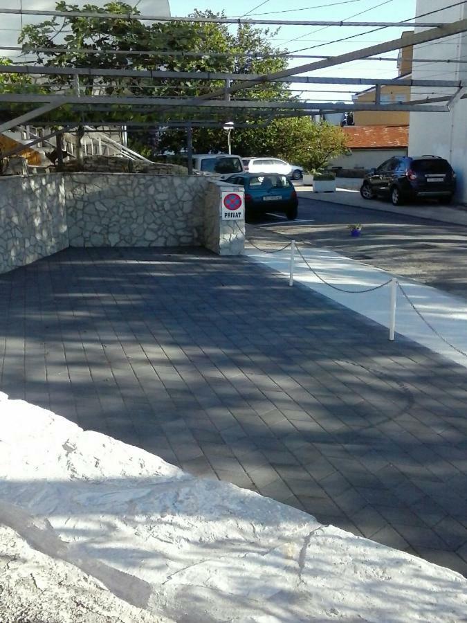 Apartmani Maric Selce Esterno foto