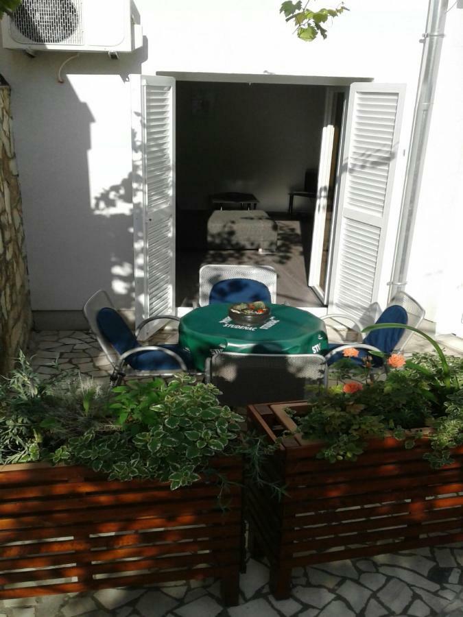 Apartmani Maric Selce Esterno foto