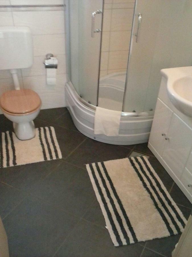 Apartmani Maric Selce Esterno foto